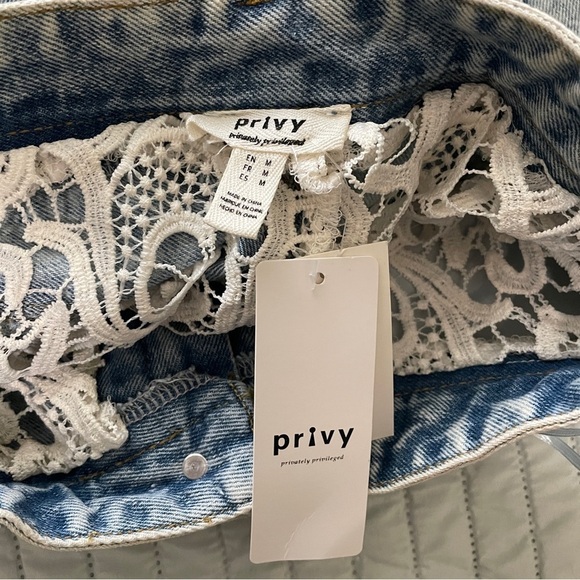 NWT Privy Flutter Denim and Lace Shorts- Medium - Picture 9 of 9